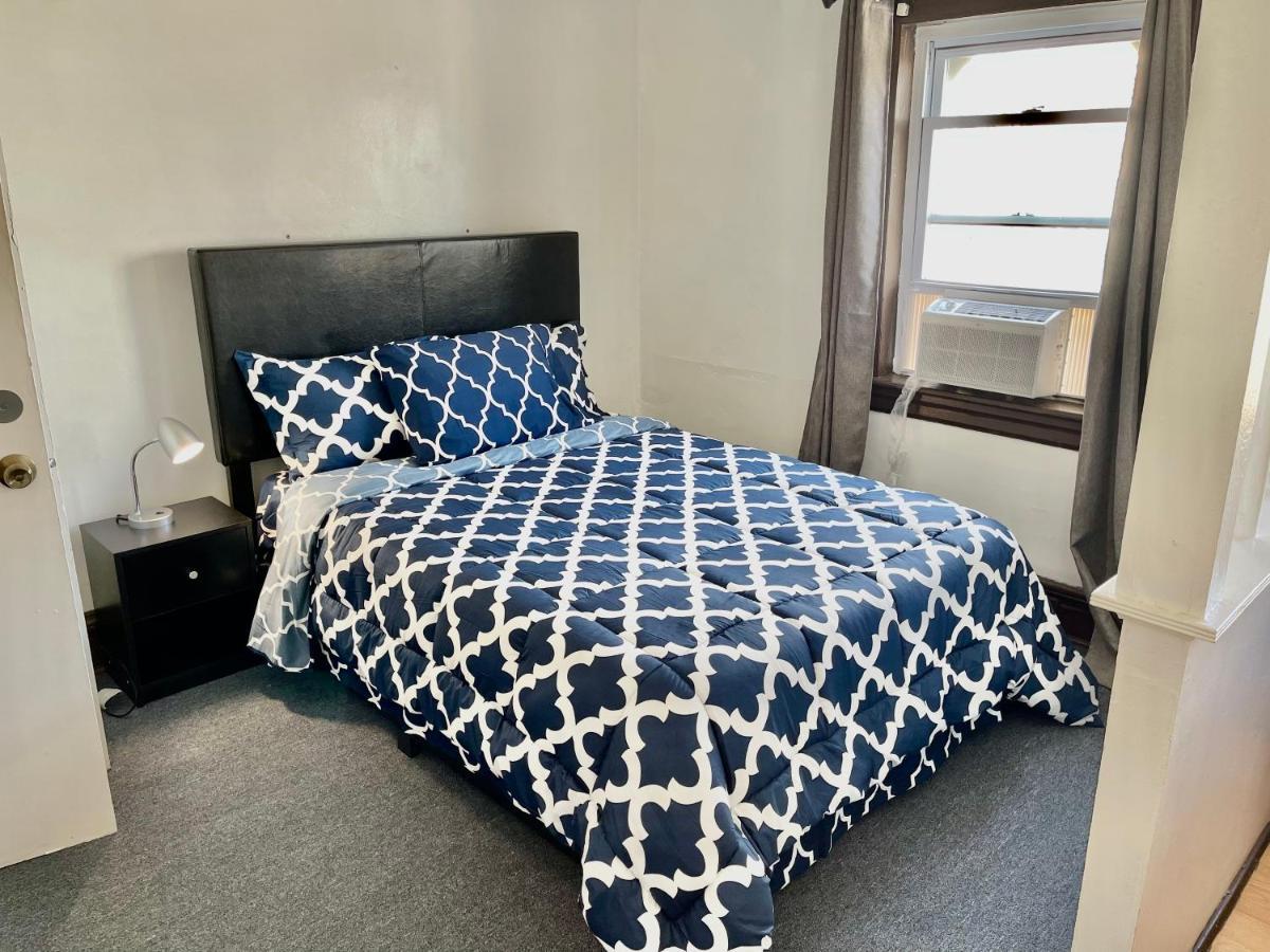3 Bedrooms, Boardwalk Duplex Beachblock Home! Атлантик Сити Экстерьер фото